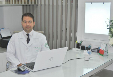 Dr. Flávio Vieira de Faria