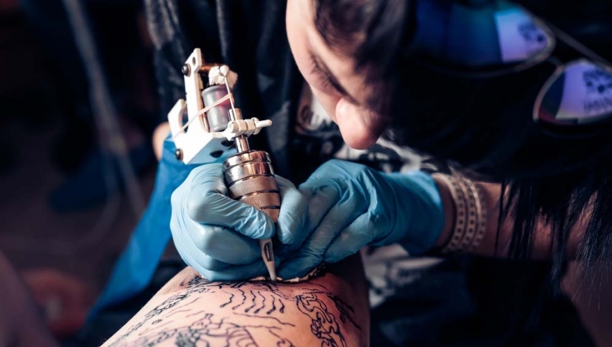 TUDO O QUE VOCÊ PRECISA SABER PARA FAZER SUA PRIMEIRA TATUAGEM